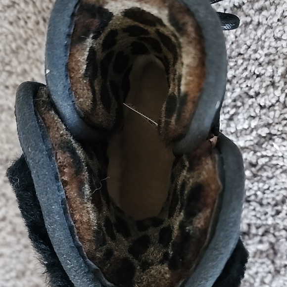 UGG black short classic boot leopard lining bow in back-5 - Picture 3 of 13